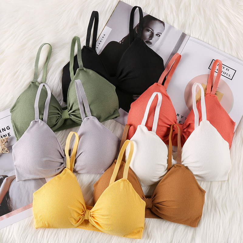 Seksowny sportowy biustonosz d – Bralette Triangle Set recenzja i cena