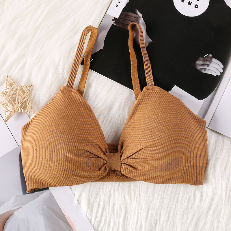 Seksowny sportowy biustonosz d – Bralette Triangle Set recenzja i cena
